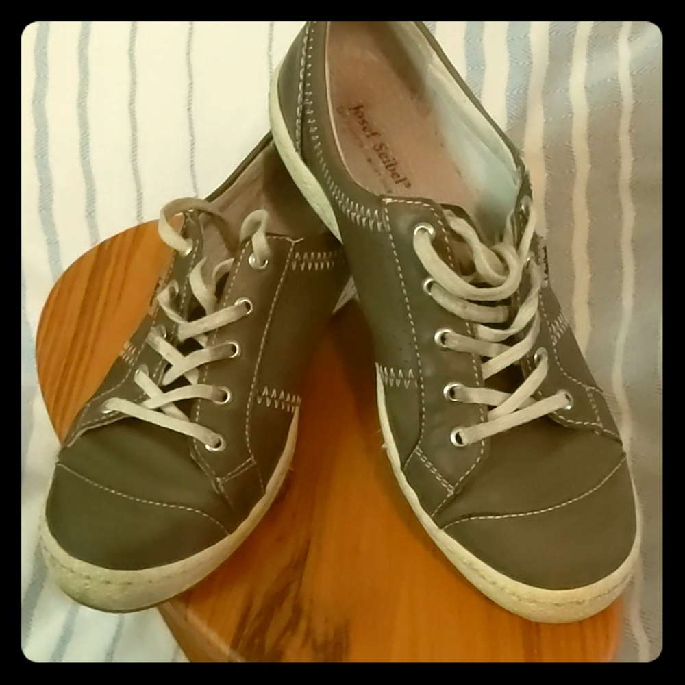 Josef Seibel leather sneaker sz EU 39/US 8